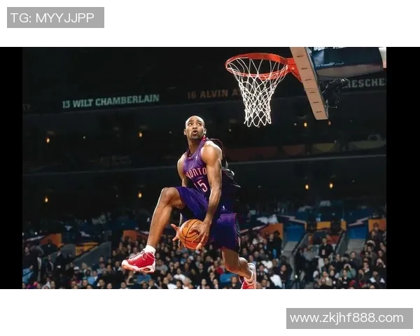 足球巨星挑战篮球极限 上演惊艳扣篮瞬间的精彩对决